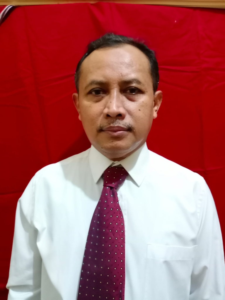 Drs. Helmi Hidayat M.A.